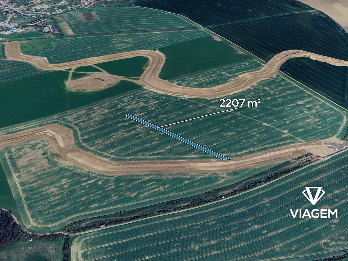 Prodej podílu 1/4 pole 551 m²